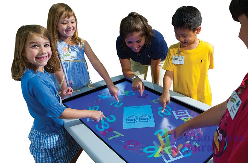 Обучение игры в ее. Интерактивный стол Smart st442i. Интерактивный стол для детского сада. Интерактивный стол в ДОУ. Интерактивный стол для детей школа.